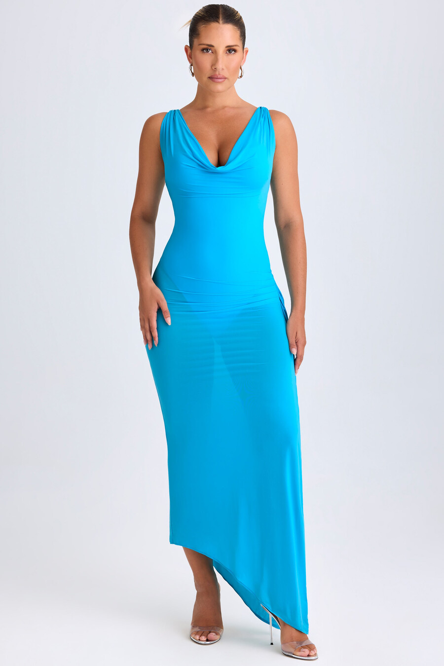 vestido midi com gola drapeada e detalhes em babados na cor azul-turquesa