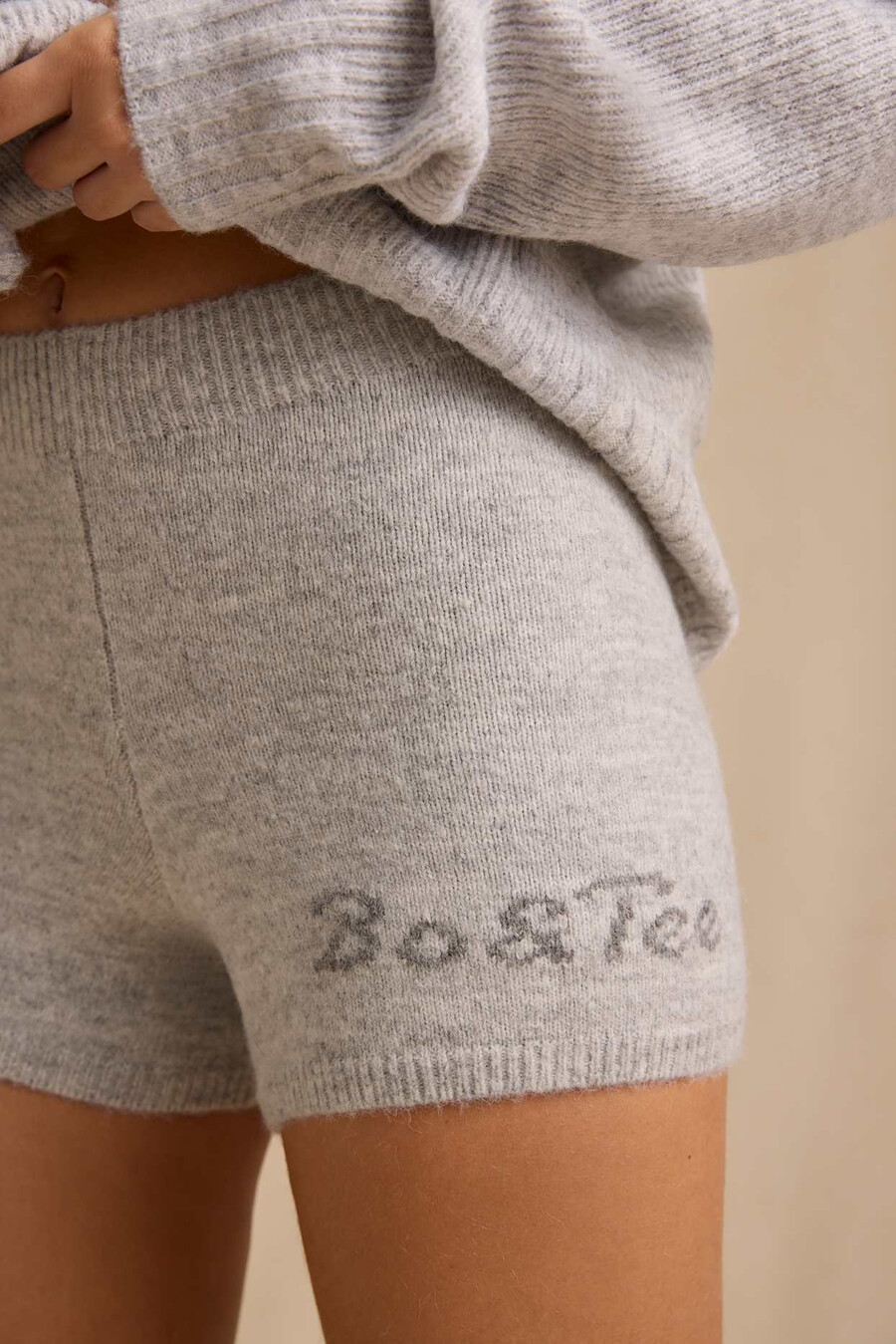shorts curtos de malha de cintura média na cor ice mescl