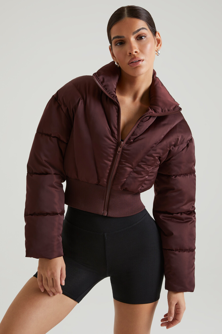 jaqueta puffer canelada marrom