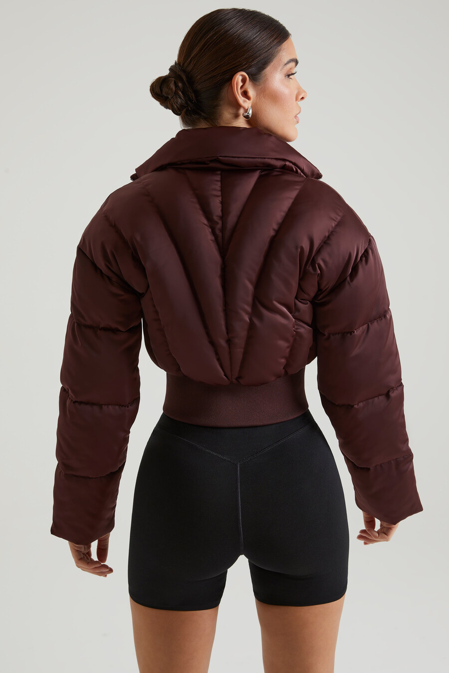 jaqueta puffer canelada marrom