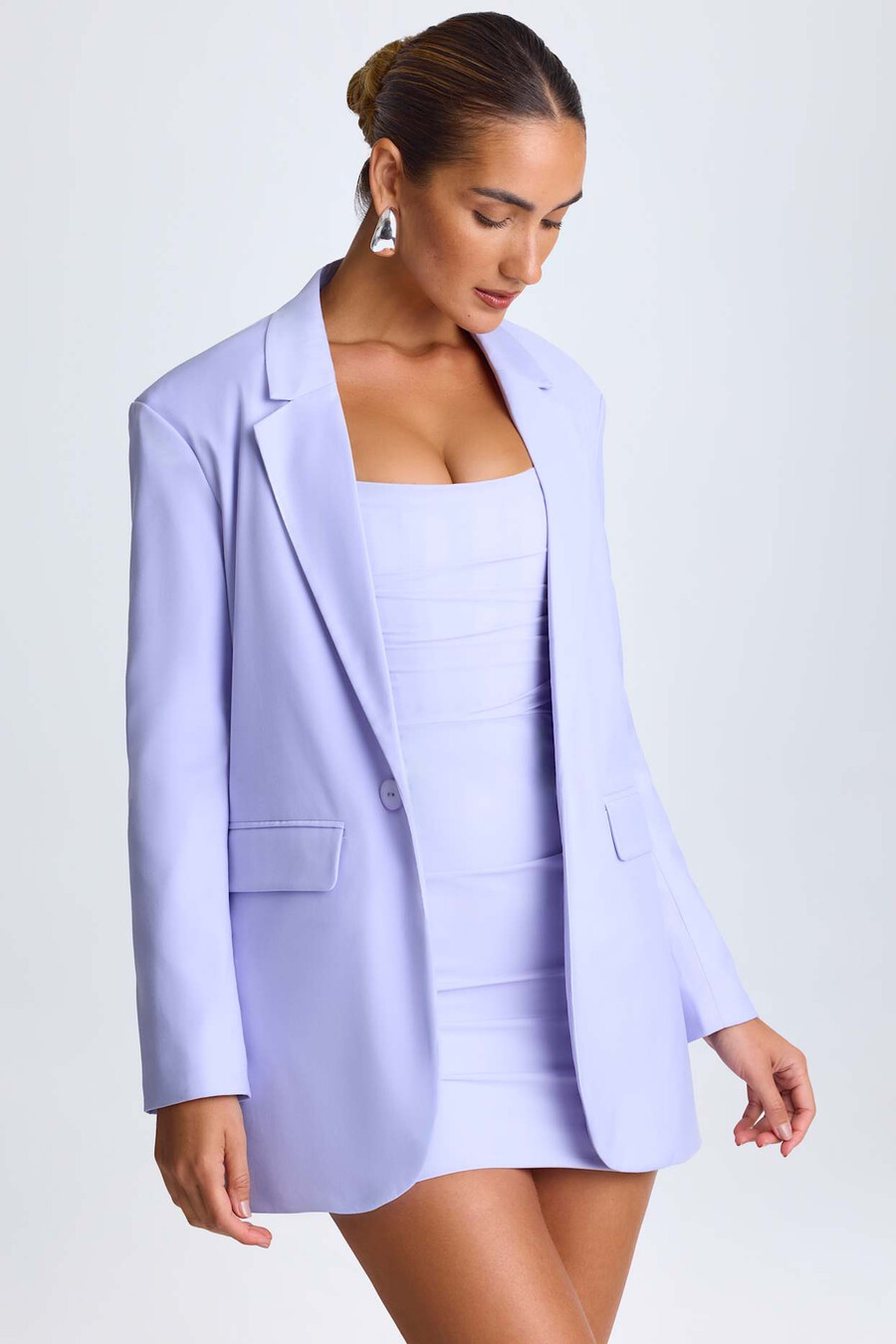 blazer oversized de abotoamento simples em tom lilás suave