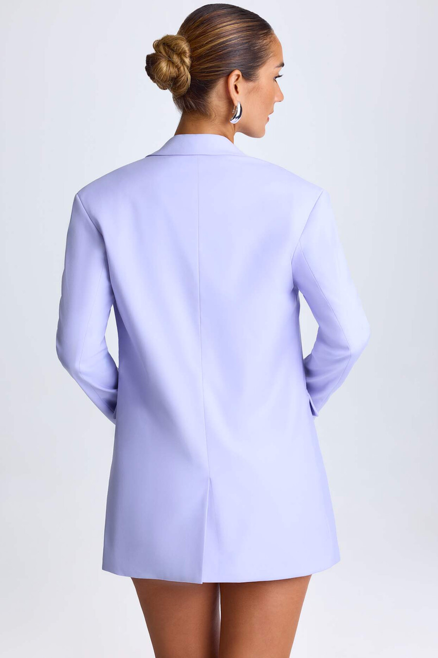 blazer oversized de abotoamento simples em tom lilás suave
