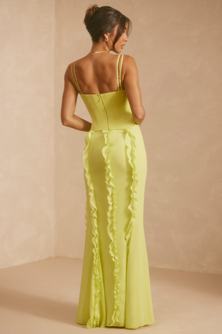 vestido longo com saia e babados estilo corset na cor verde limão