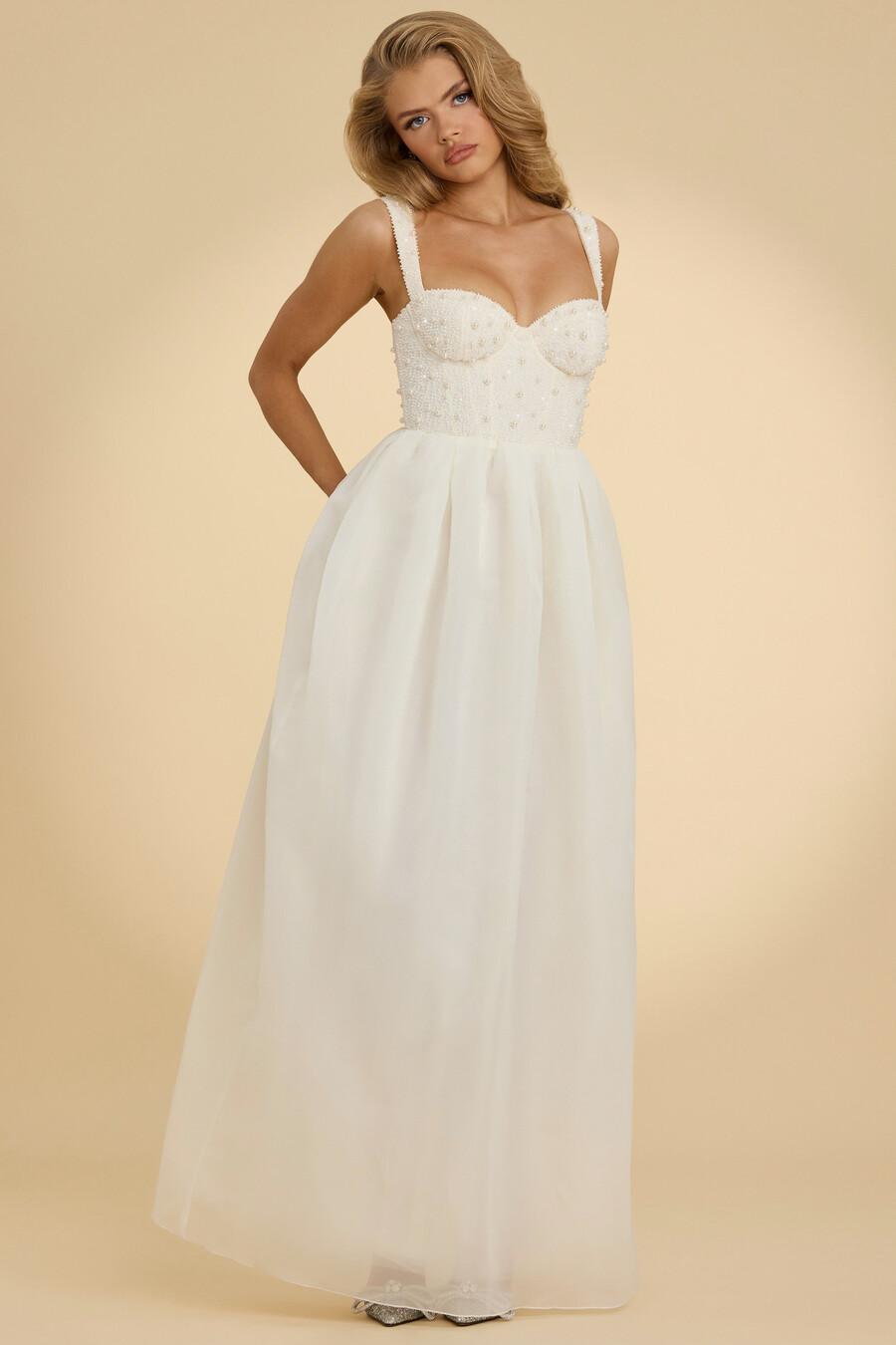 vestido longo de organza com espartilho na cor branca