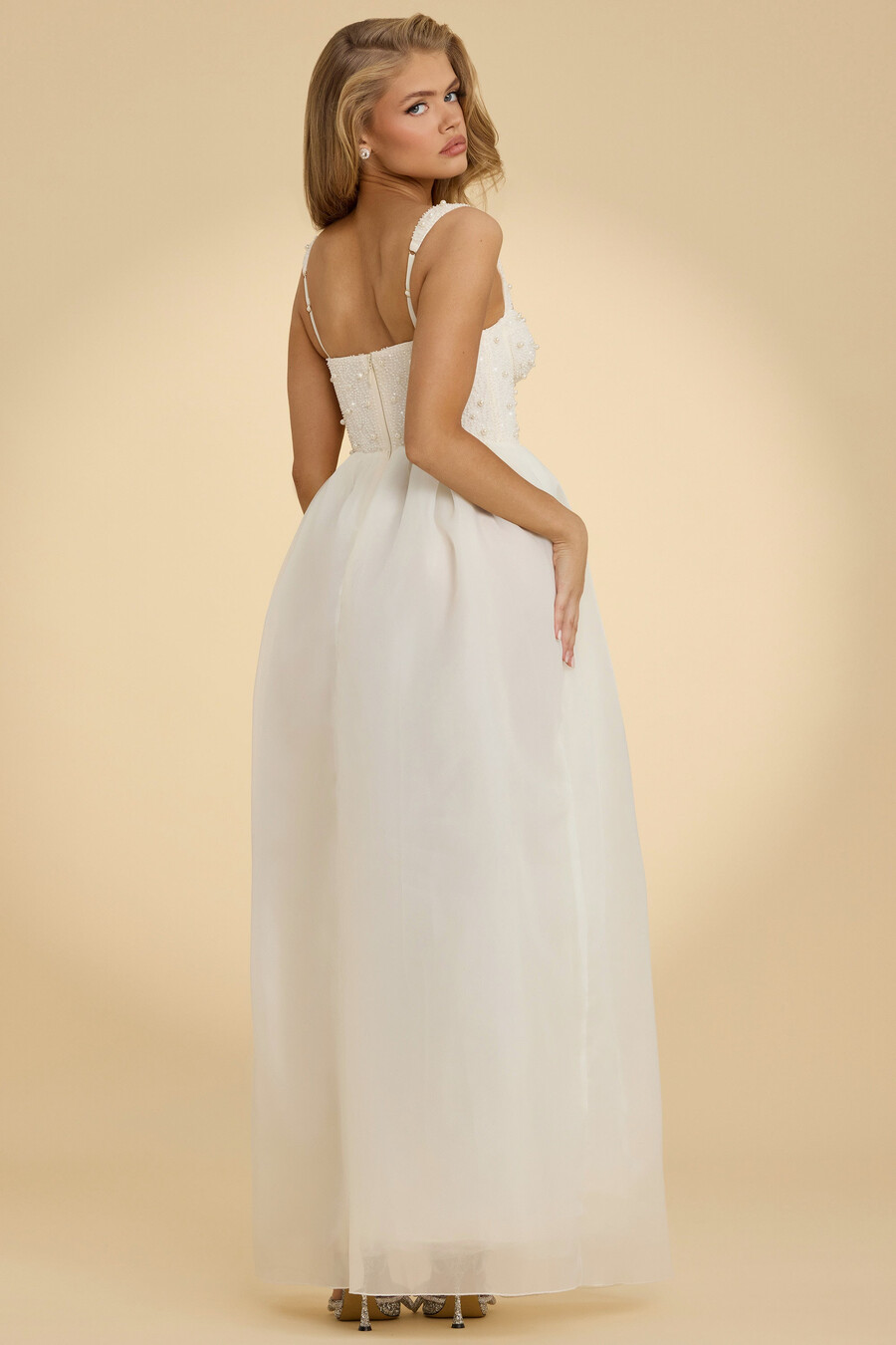 vestido longo de organza com espartilho na cor branca