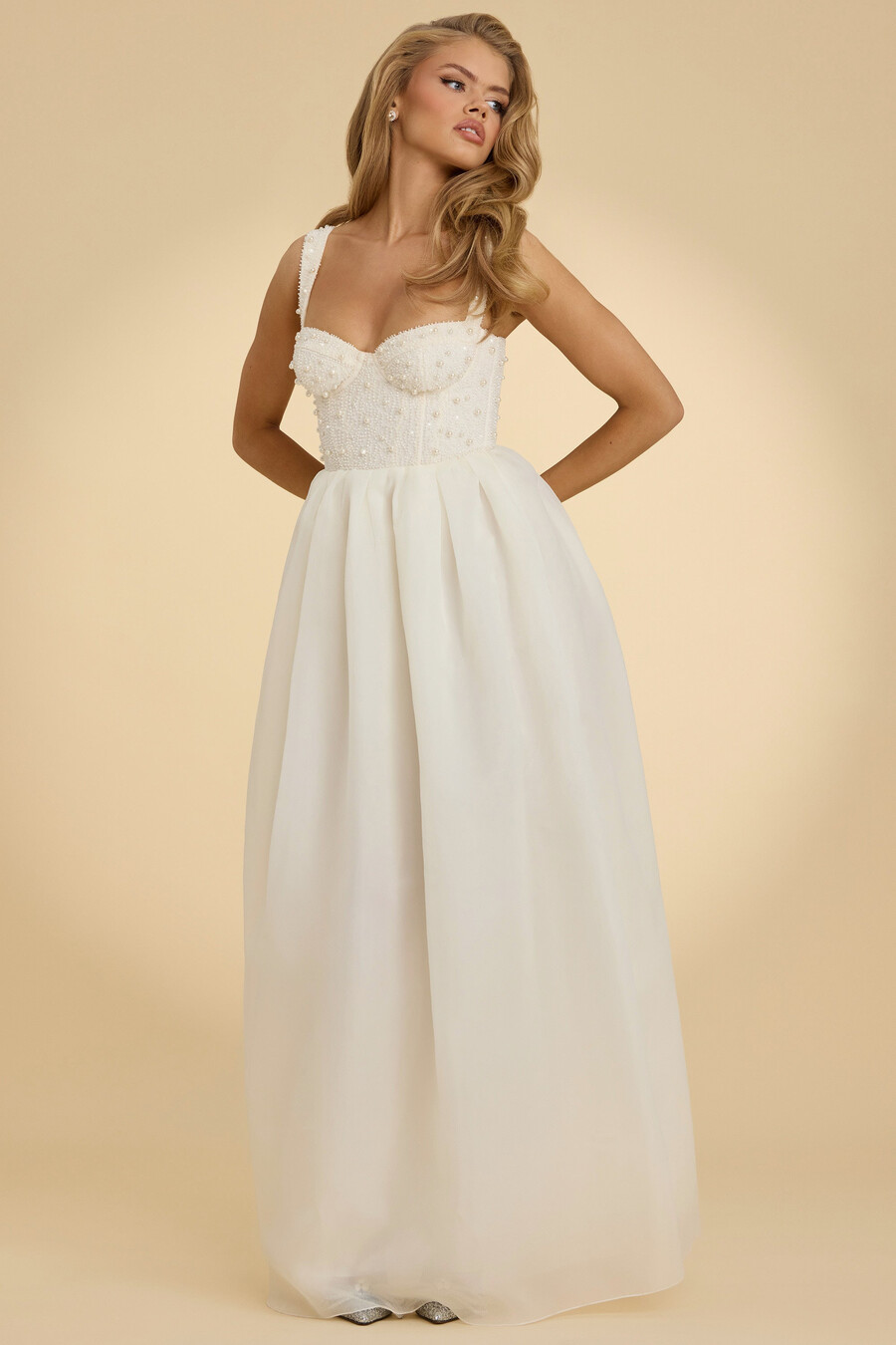 vestido longo de organza com espartilho na cor branca