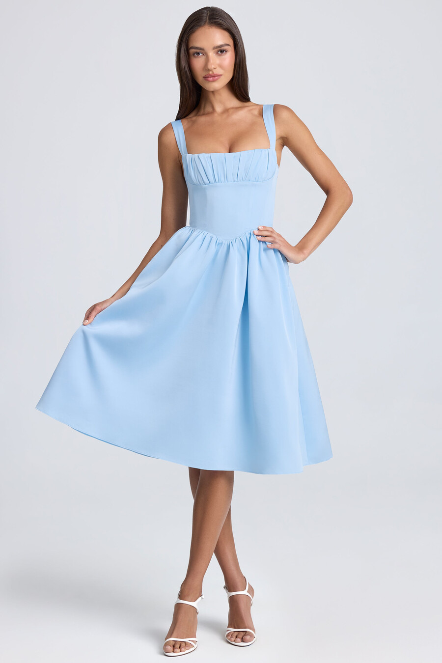 vestido midi com corpete drapeado em azul claro