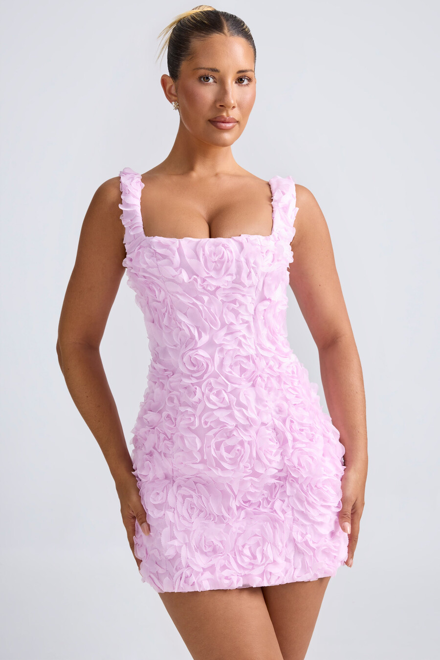 vestido curto corset com apliques florais na cor lilás