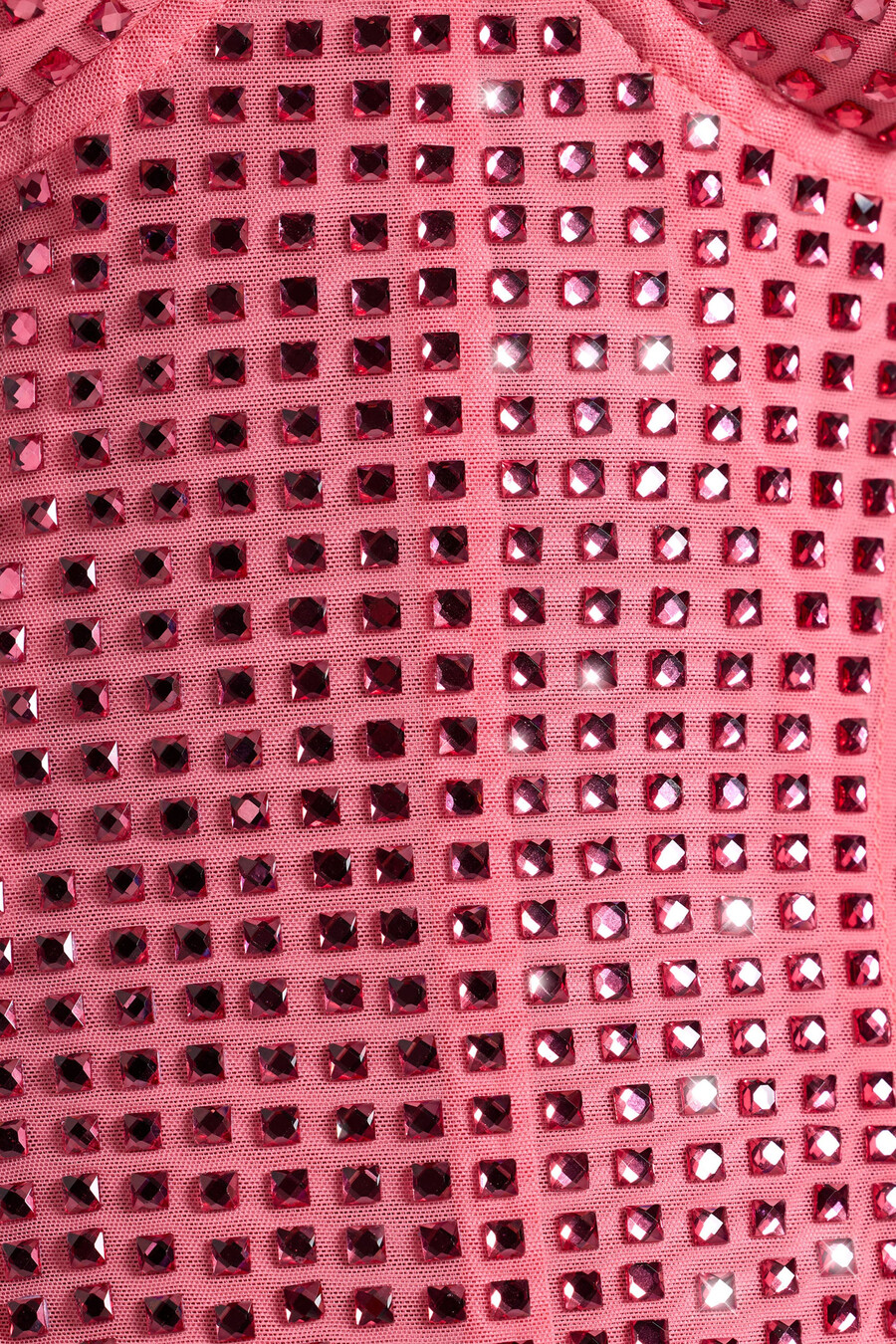 vestido curto com corpete drapeado e bordado na cor melancia.