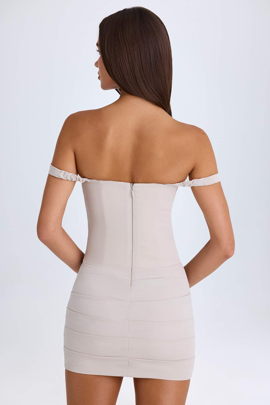vestido curto corset ombro a ombro na cor taupe