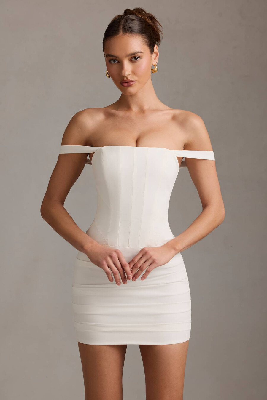 vestido curto corset ombro a ombro na cor branca