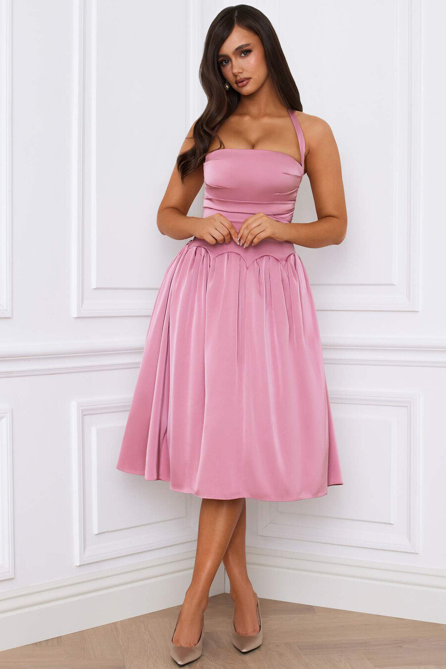vestido midi com espartilho franzido e decote halterneck em malva
