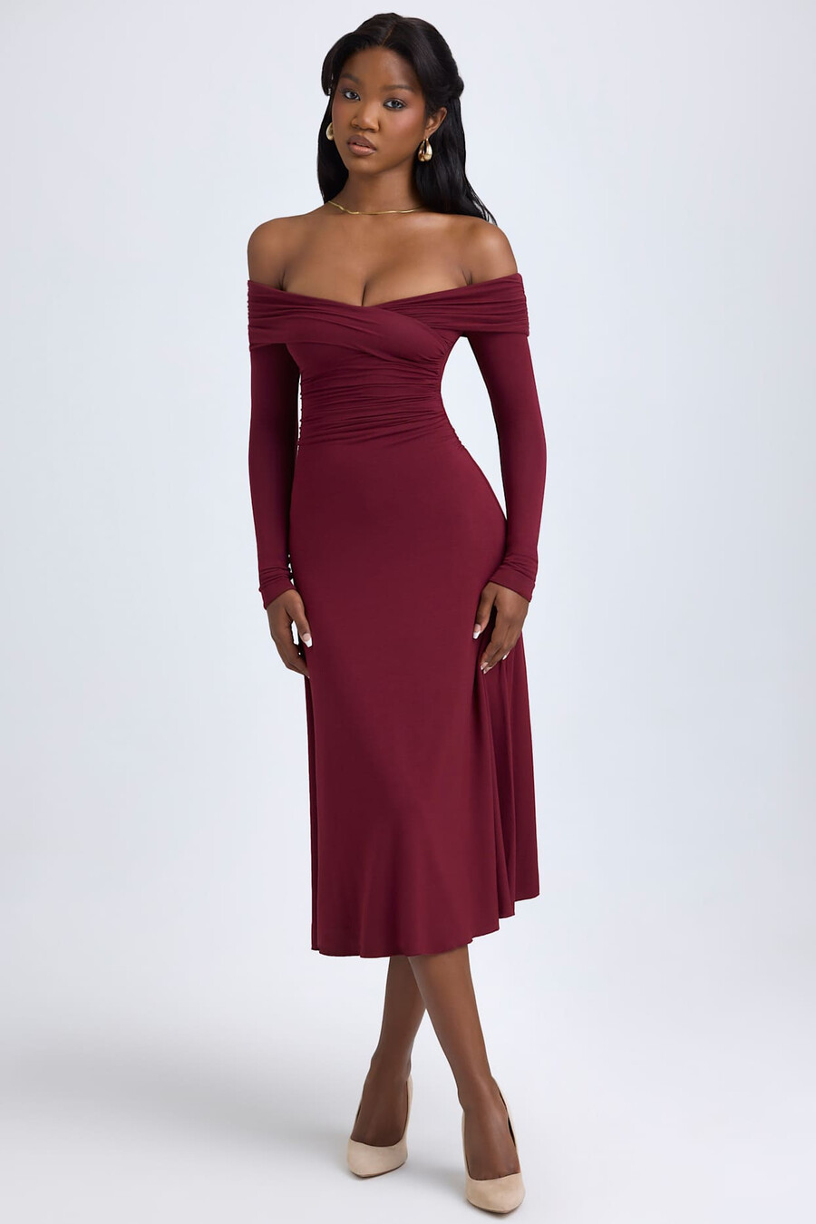 vestido midi drapeado ombro a ombro em modal na cor vermelho vinho