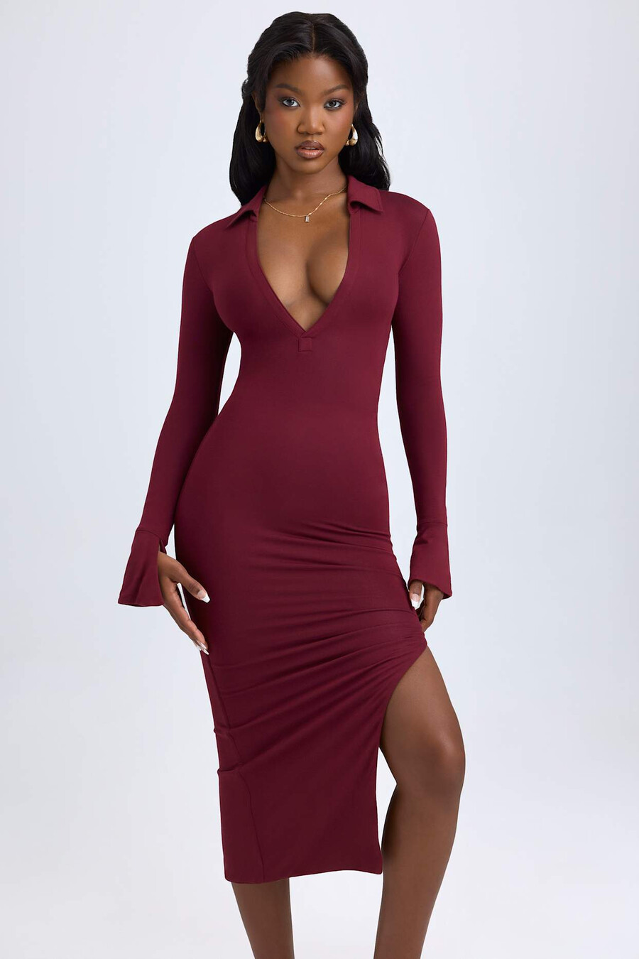vestido midi com decote em v profundo em modal na cor vermelho vinho