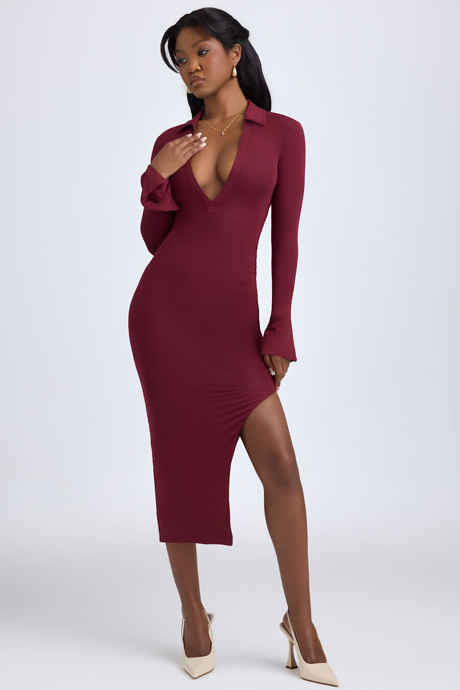 vestido midi com decote em v profundo em modal na cor vermelho vinho