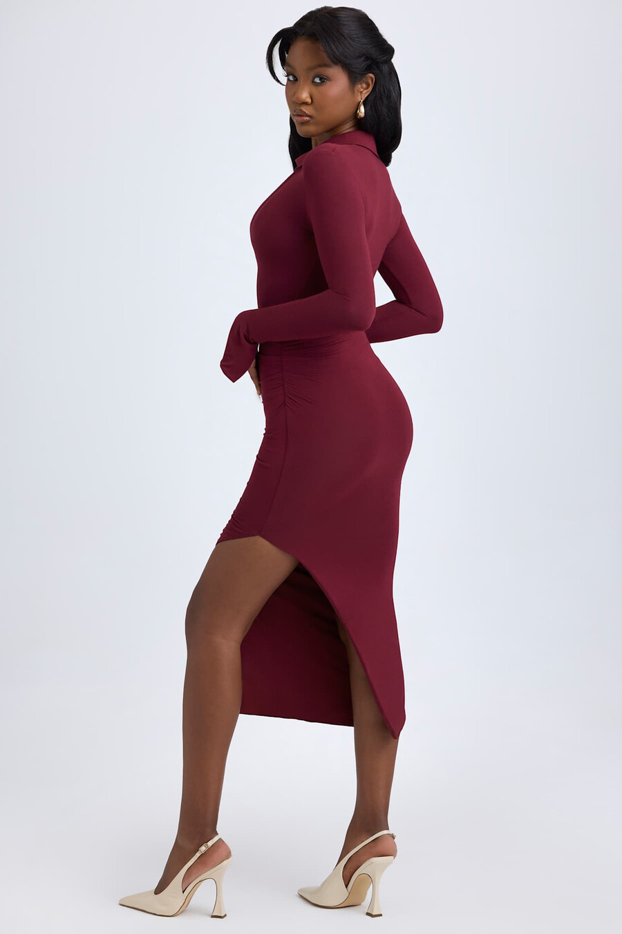 vestido midi com decote em v profundo em modal na cor vermelho vinho
