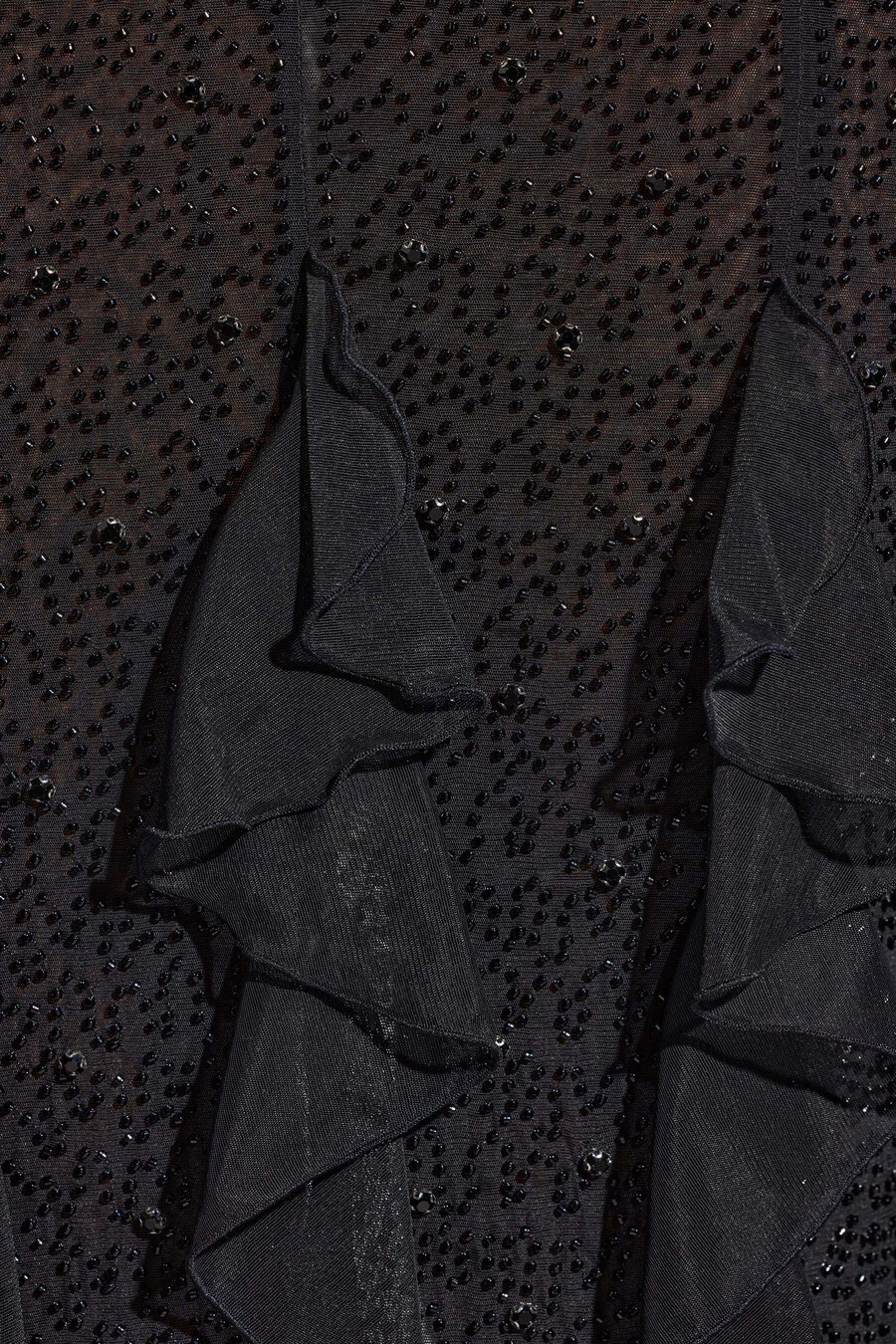 vestido longo preto com decote halter e babados bordados.
