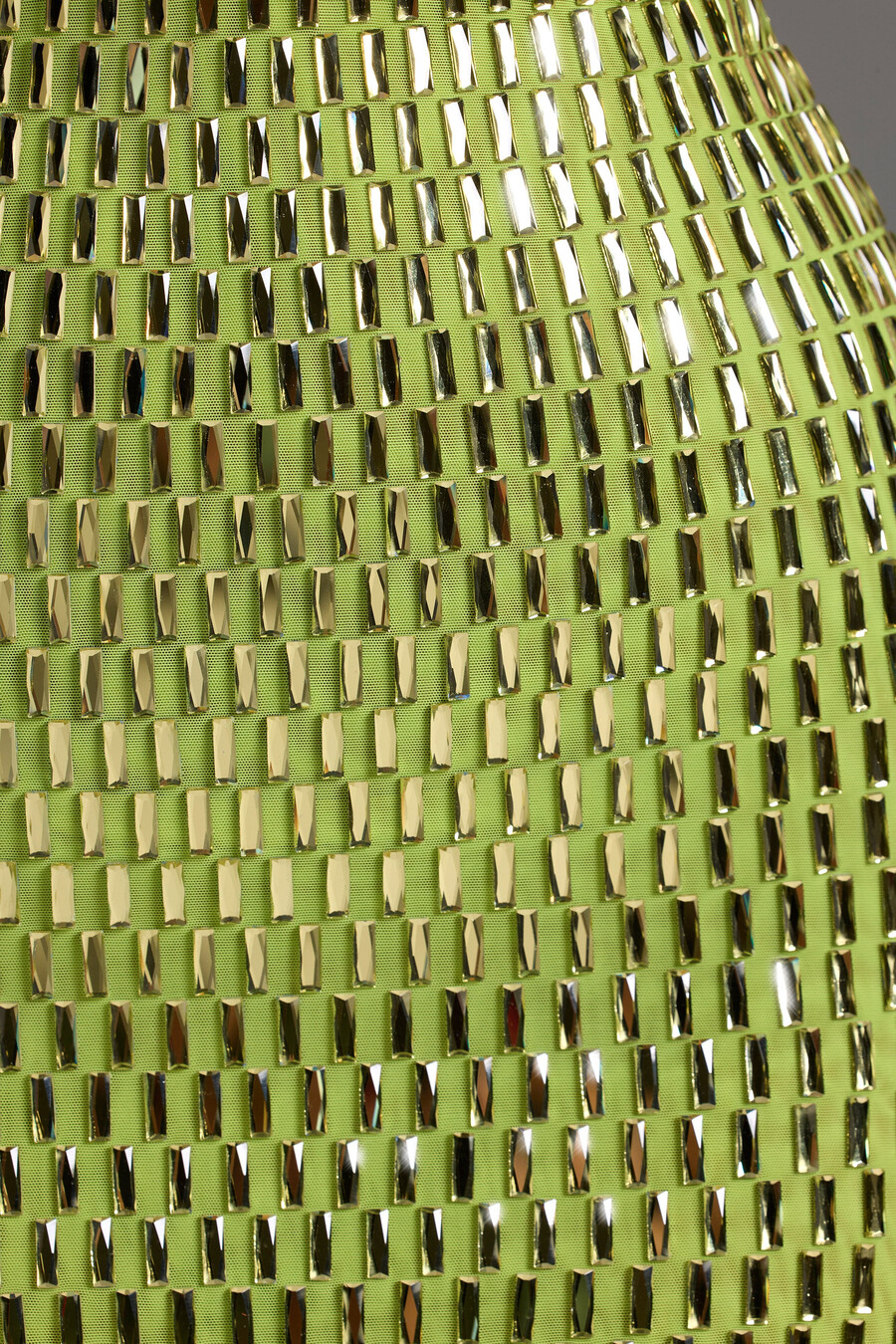 vestido curto bandeau bordado na cor verde pera