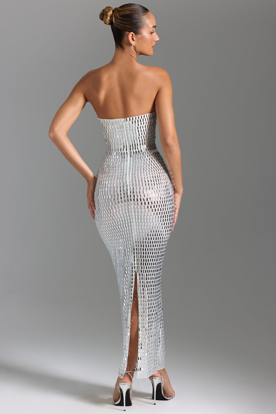 vestido longo bandeau bordado na cor branca