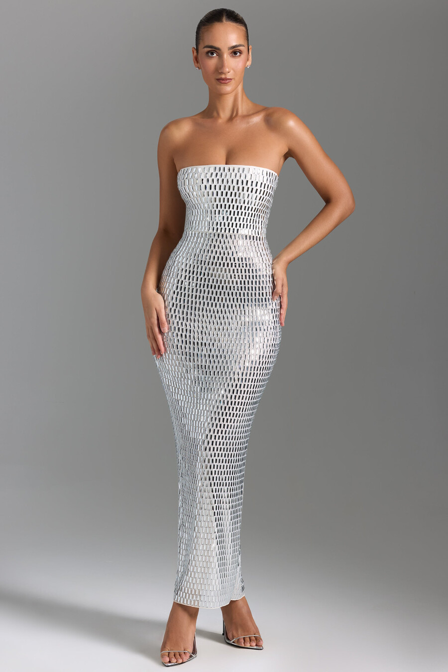 vestido longo bandeau bordado na cor branca