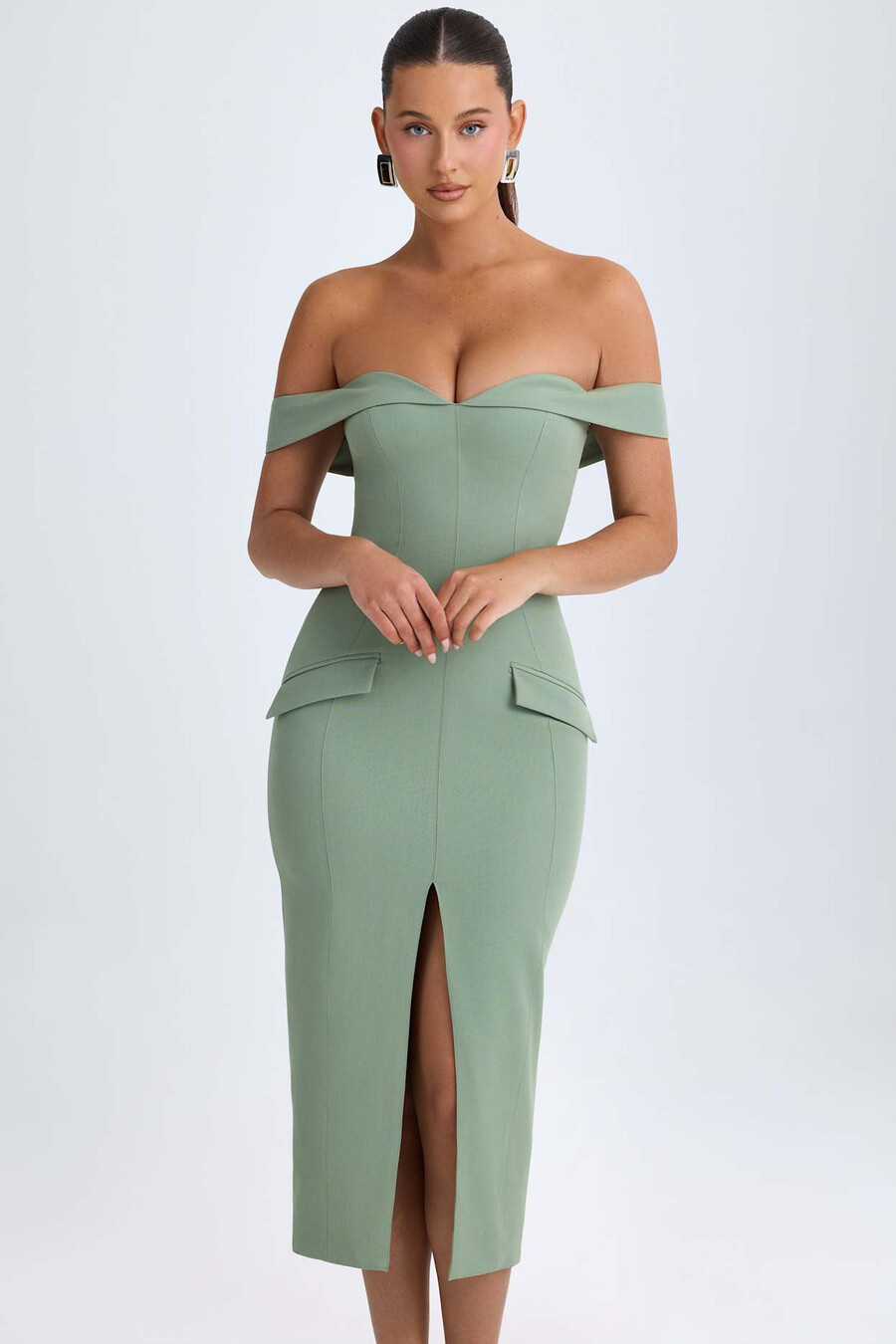 vestido midi ombro a ombro na cor verde cáqui