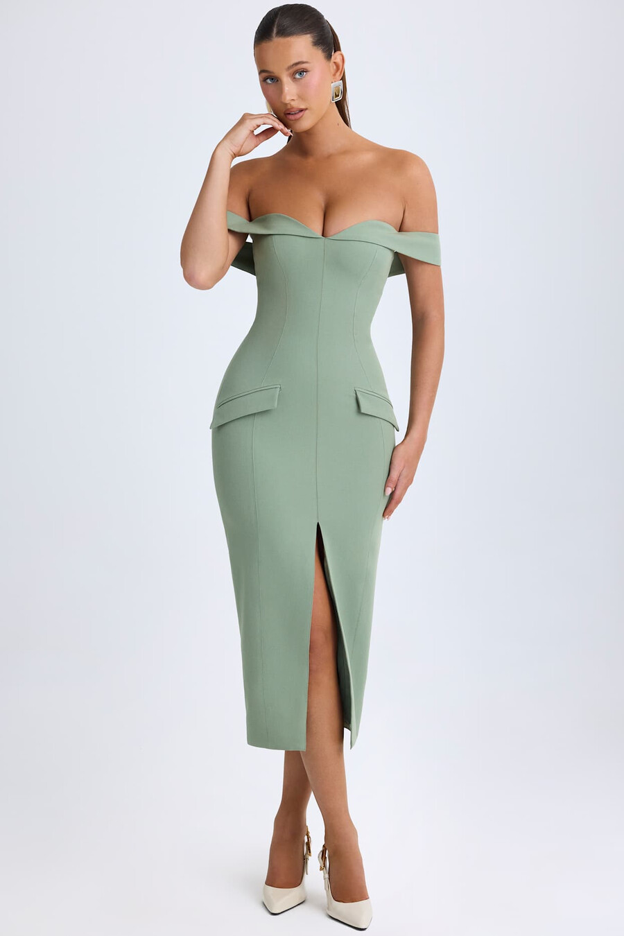 vestido midi ombro a ombro na cor verde cáqui