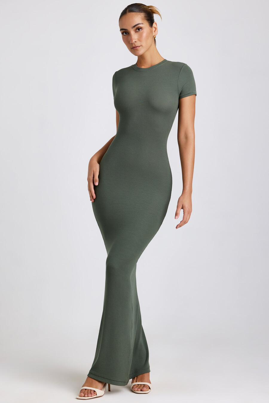 vestido longo canelado em modal verde cáqui