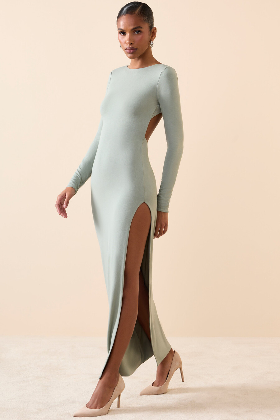 vestido longo de manga comprida com costas abertas em modal na cor verde-acinzentada