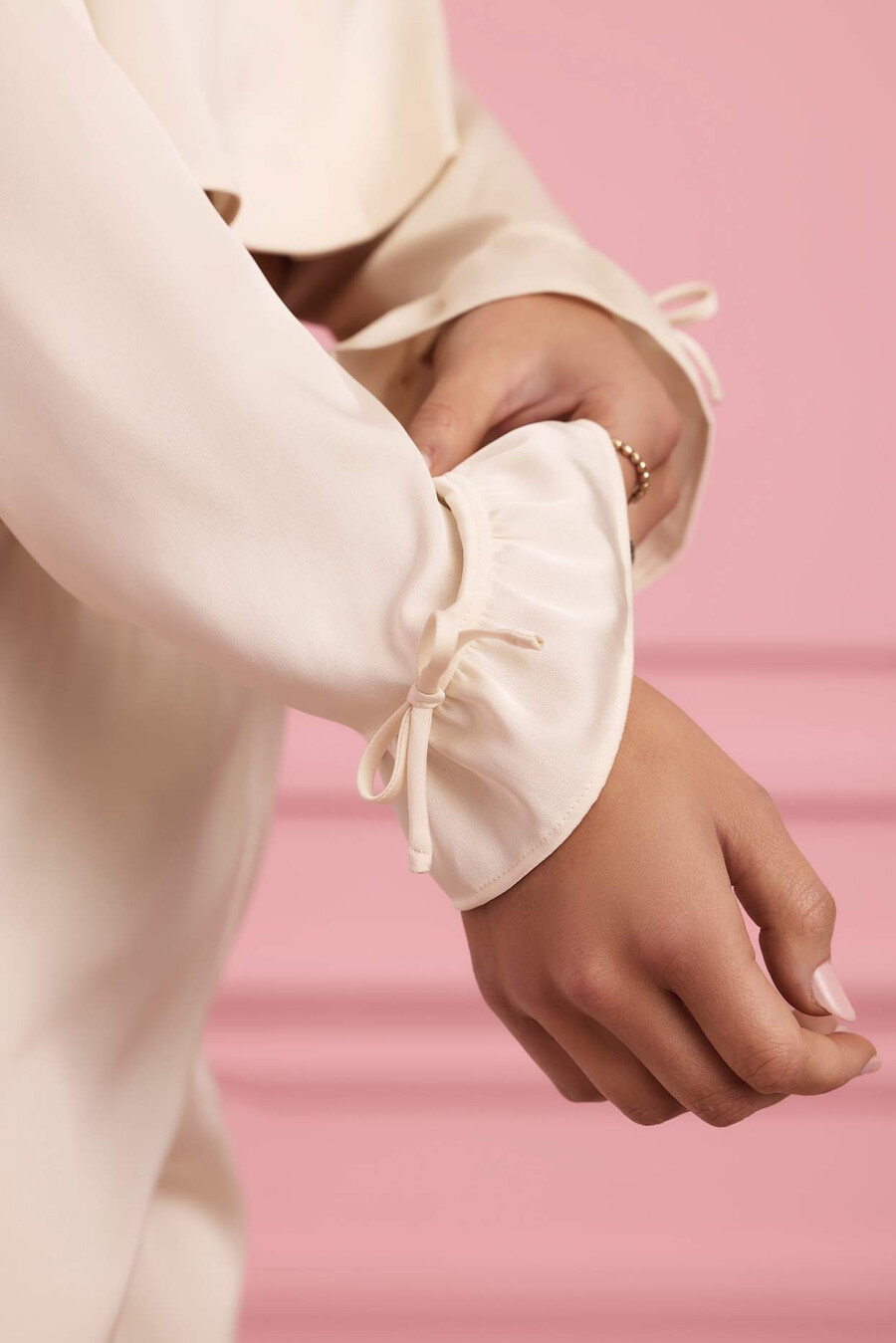 top de pijama cropped com babados na cor marfim