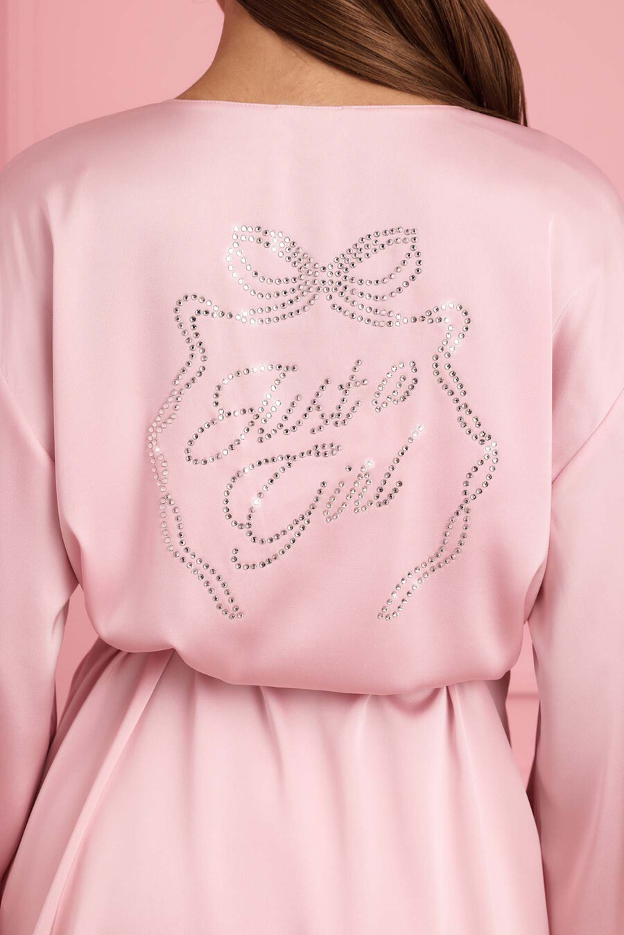 robe transpassada bordada em rosa bebê
