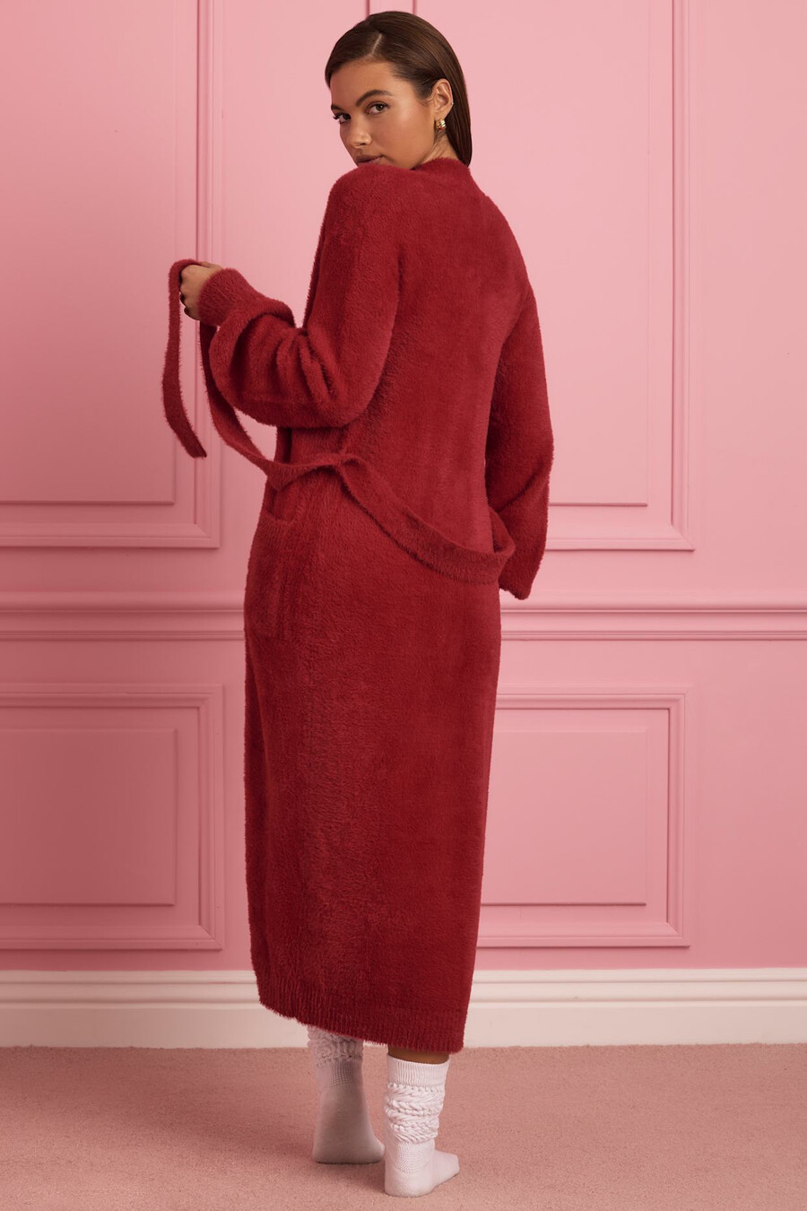 cardigã longo de tricô felpudo na cor vermelho rubi