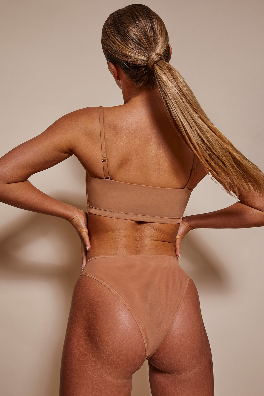 sutiã bandeau de malha macia na cor mel