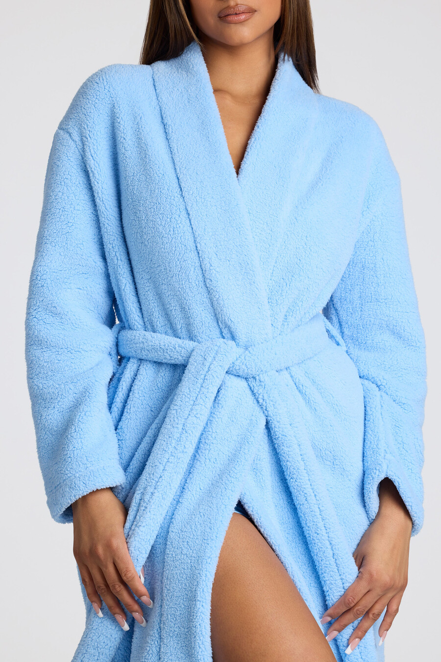 robe de lã polar com amarração frontal na cor azul bebê