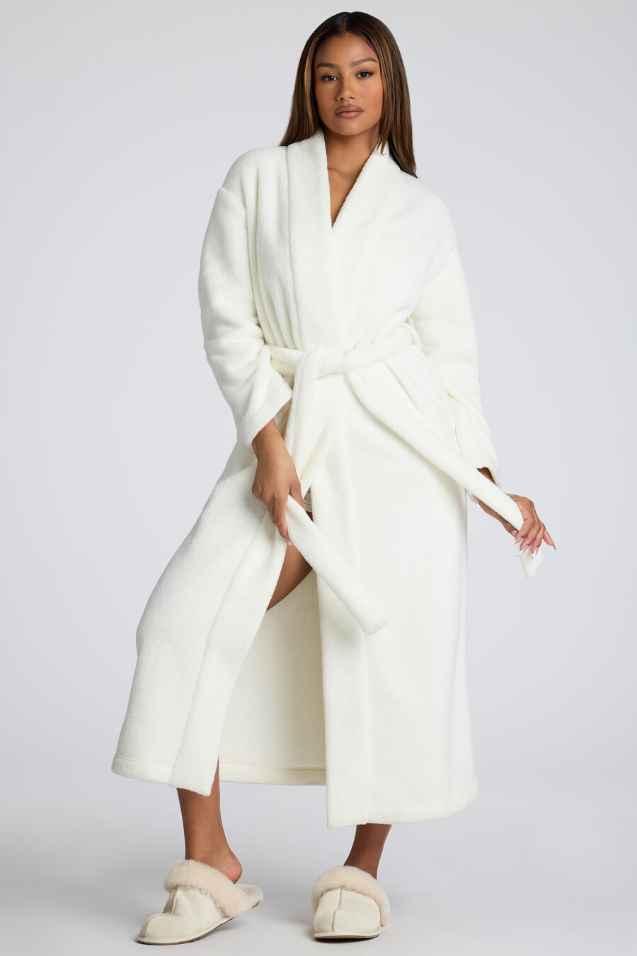 robe de lã polar com amarração frontal na cor branca