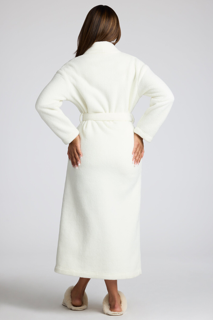 robe de lã polar com amarração frontal na cor branca