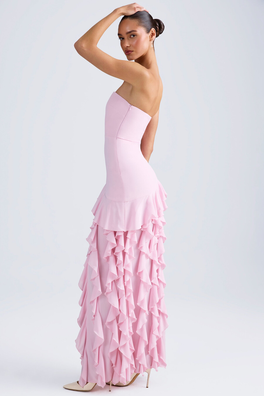 vestido tomara que caia com babados na cor rosa claro