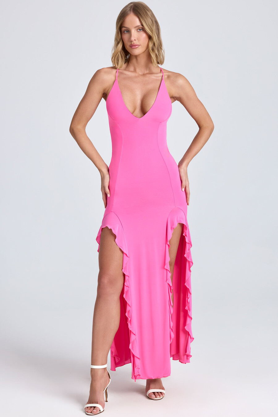 vestido longo franzido com babados na cor rosa pirulito