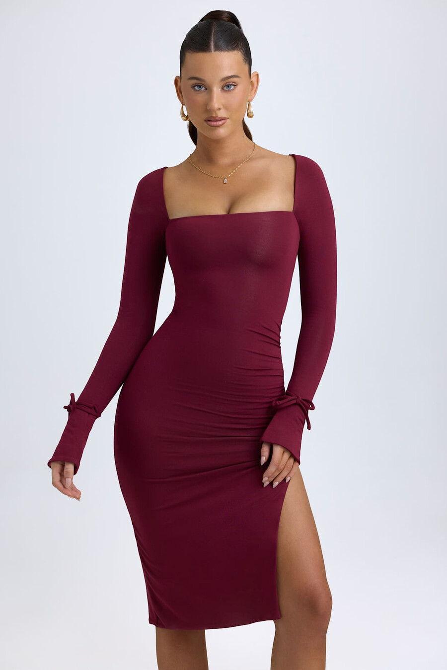 vestido midi de modal com decote quadrado na cor vermelho vinho