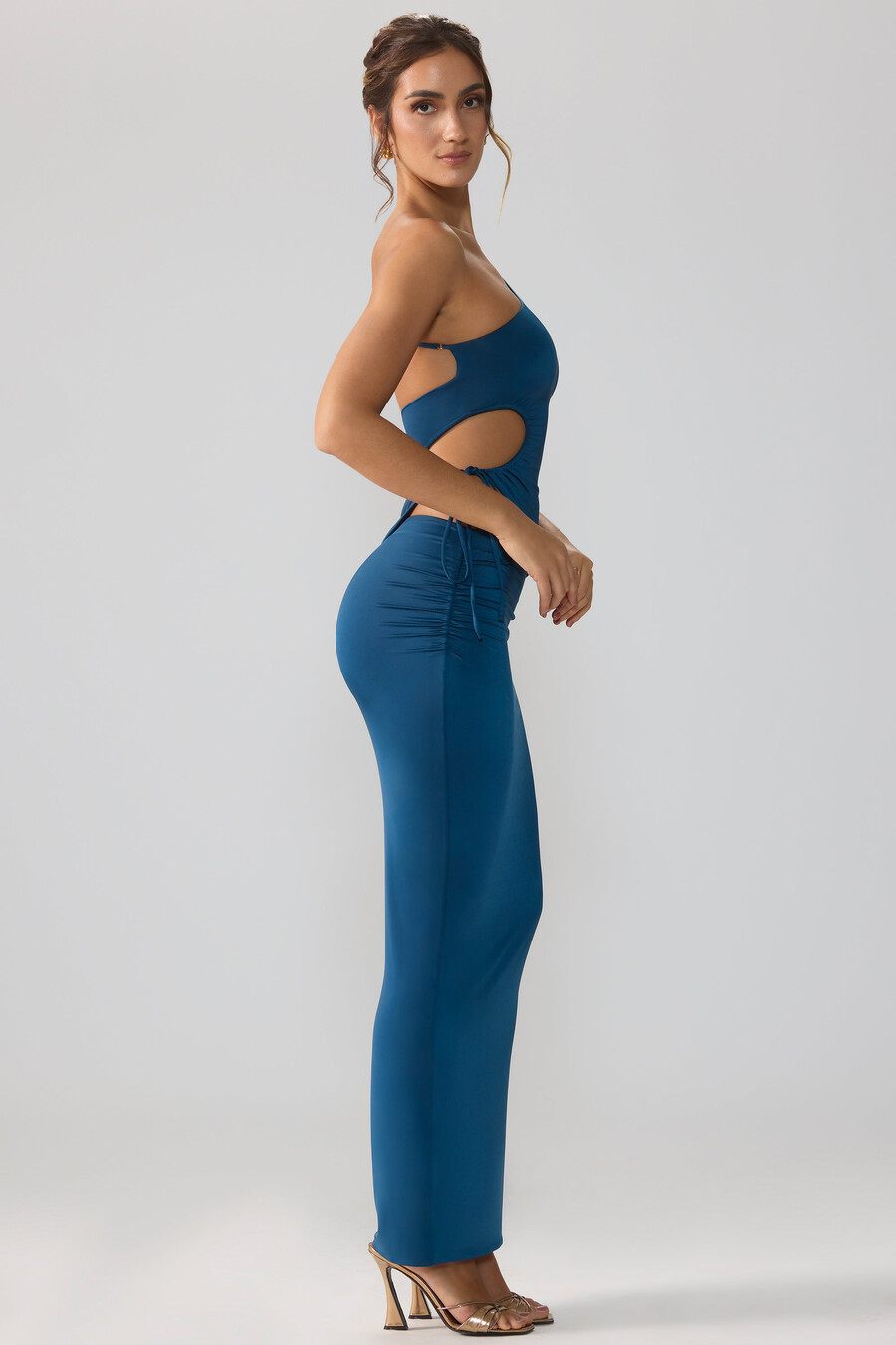 saia maxi assimétrica em jérsei justo na cor azul meia-noite.
