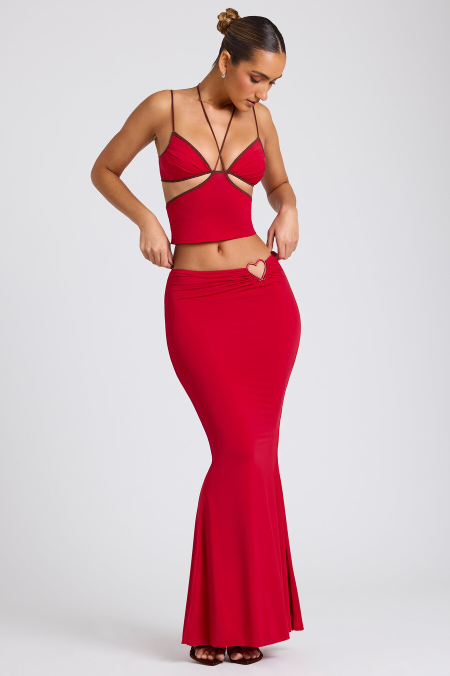 saia maxi de cintura média em vermelho fogo