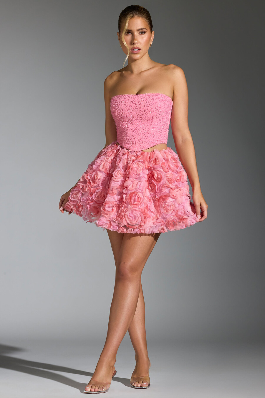 minissaia rosa com apliques florais