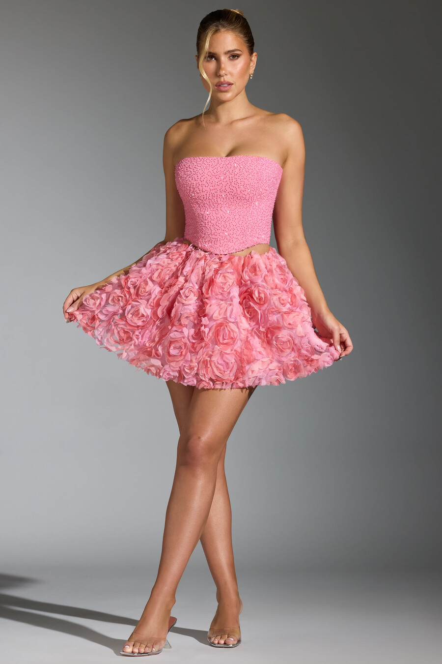 minissaia rosa com apliques florais