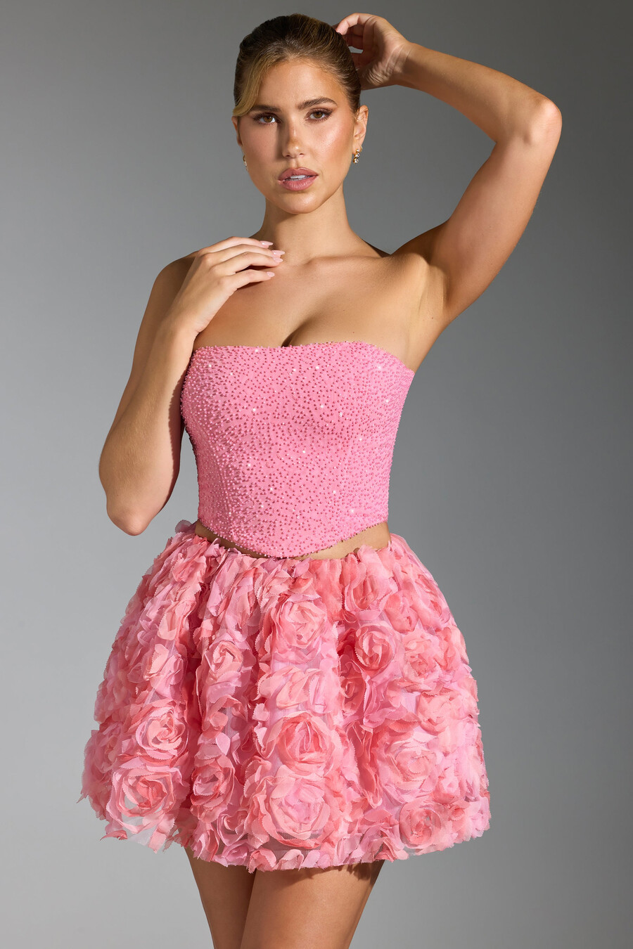 minissaia rosa com apliques florais