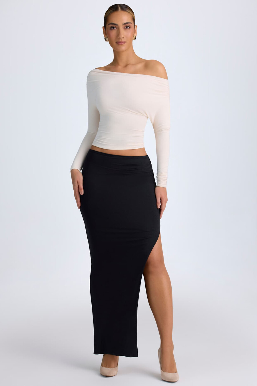 blusa modal de um ombro só com franzido na cor marfim