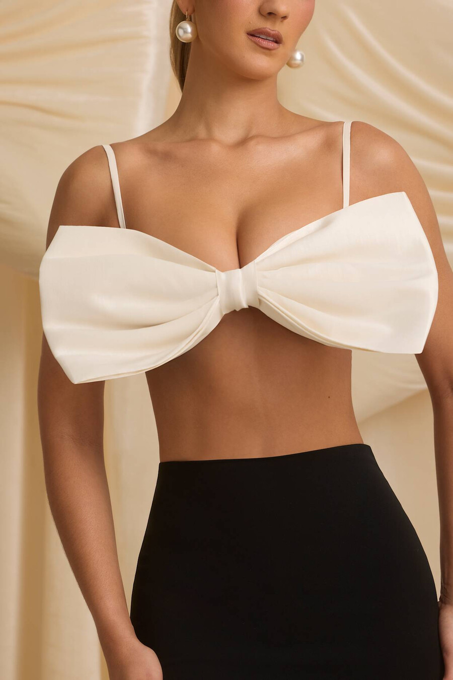 top cropped sem alças com laço na cor marfim