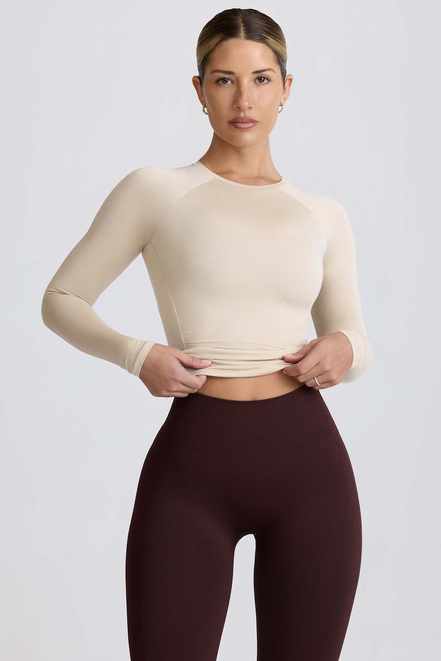 blusa de manga comprida franzida em tencel modal na cor osso