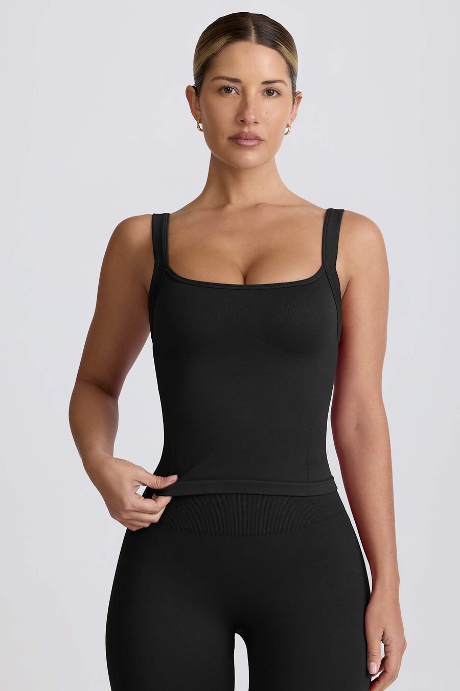 regata longa sem costura super sculpt na cor preta.