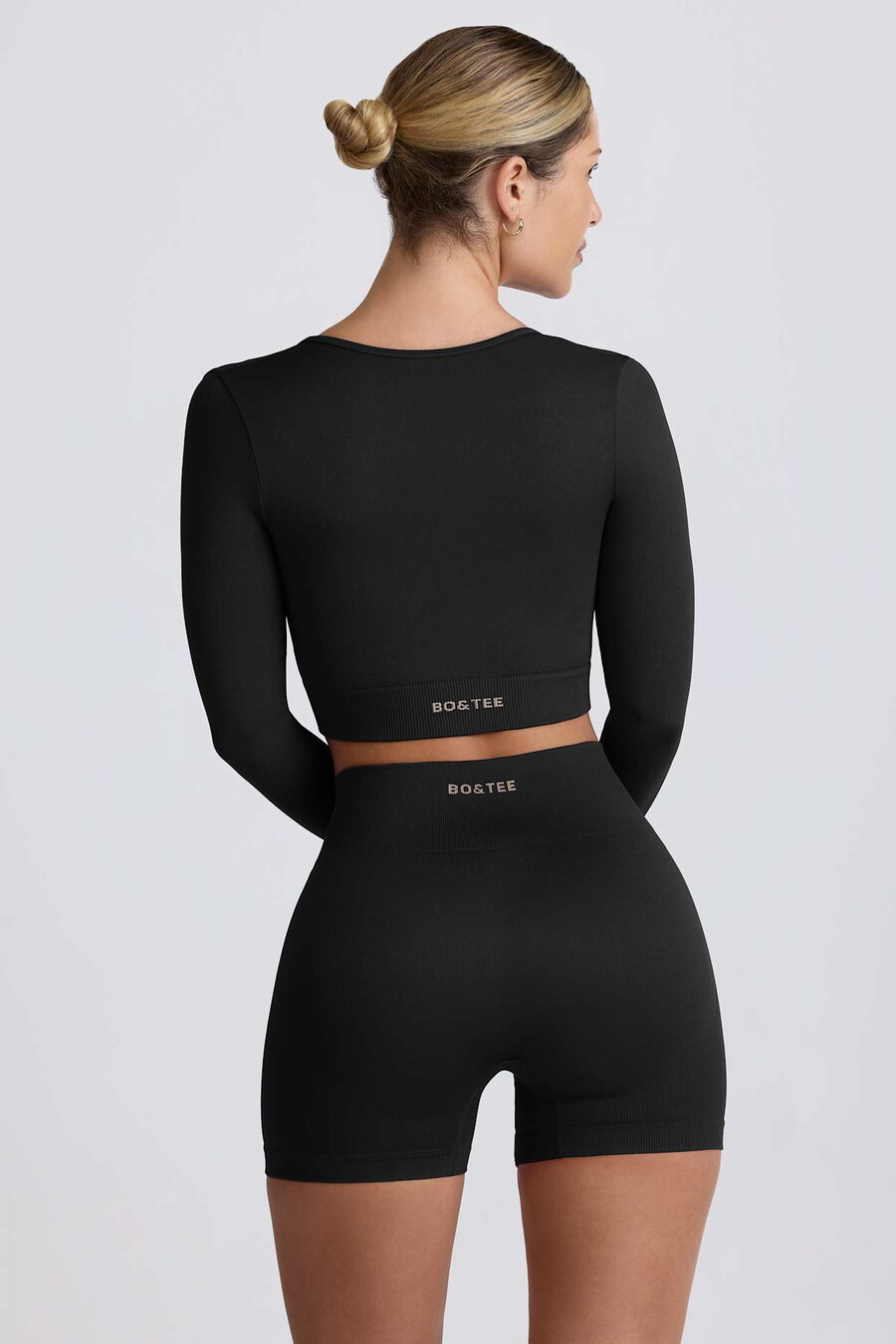 top cropped de manga comprida super sculpt seamless na cor preta