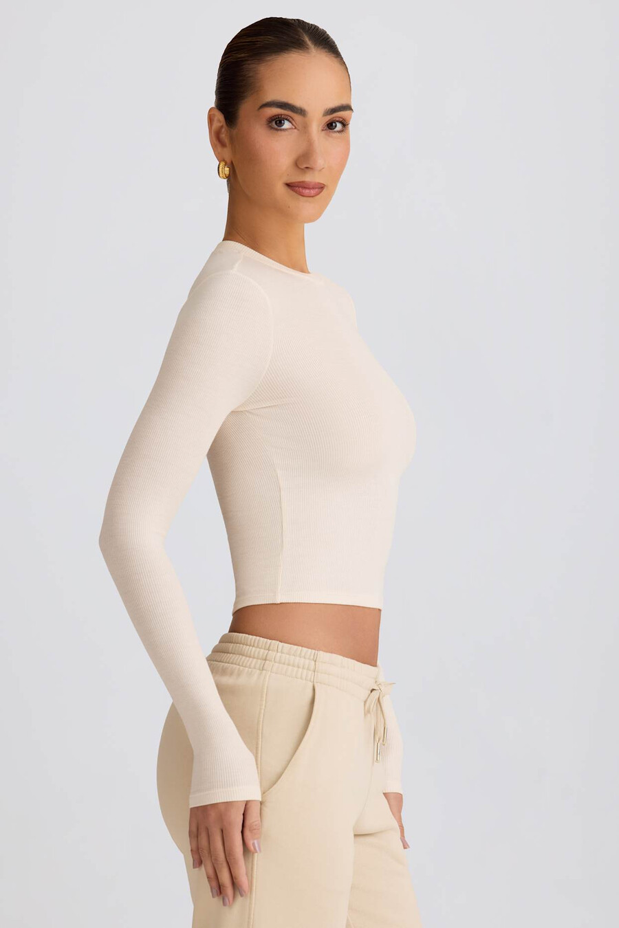 blusa de manga comprida canelada em modal na cor cru.