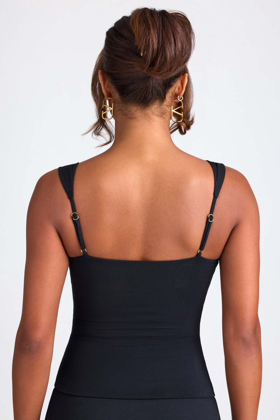 blusa modal com decote coração na cor preta.